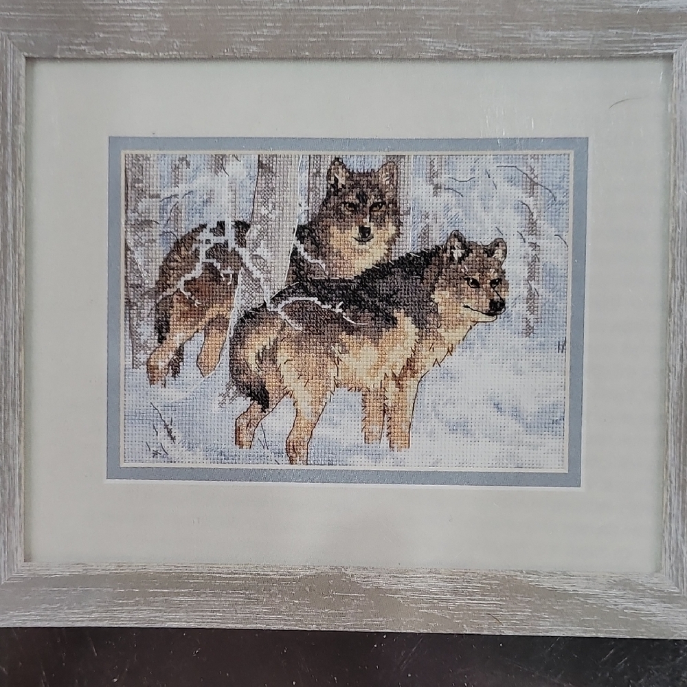 New/Sealed Dimensions "Winter Wolves" Counted Cross Stitch Kit